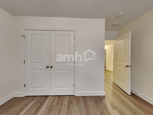 Building Photo - 317 Golf Rd