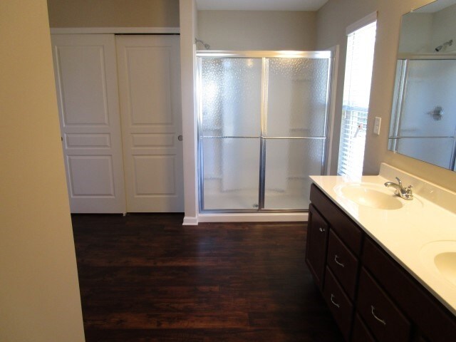 Building Photo - 804 Commerce Trl