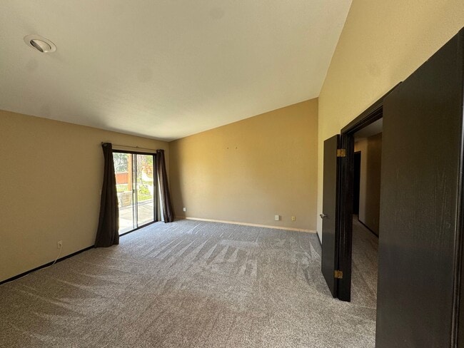 Building Photo - 3-Bedroom Home on Spacious Property in a Great Nipomo Location