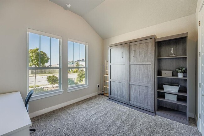Building Photo - 9800 Grapevine Leaf Dr