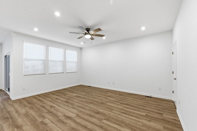 Building Photo - 538 Penwell Dr
