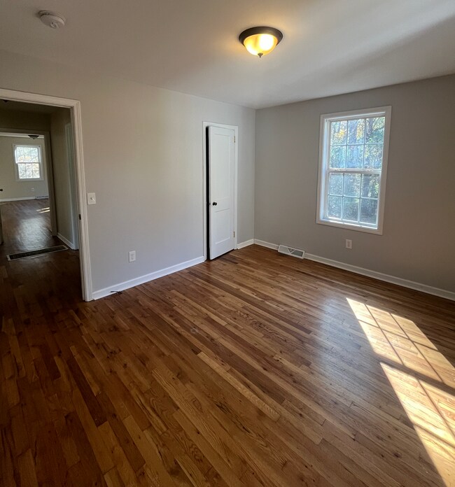 Building Photo - 551 Fountain Inn Rd