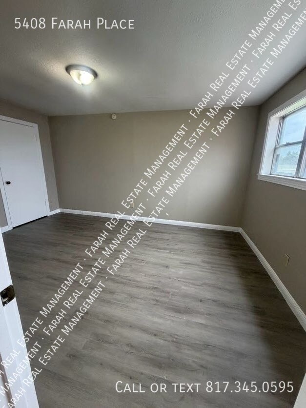 Building Photo - 5408 Farah Pl