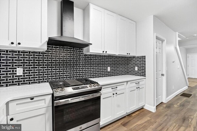 Building Photo - 130 Liberty St