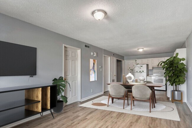 Building Photo - Affordable Newly Renovated Apartments in Decatur