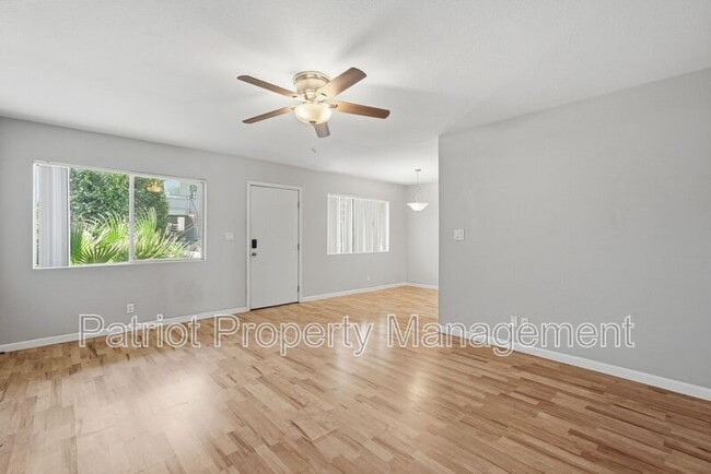 Building Photo - 1702 W Tuckey Ln