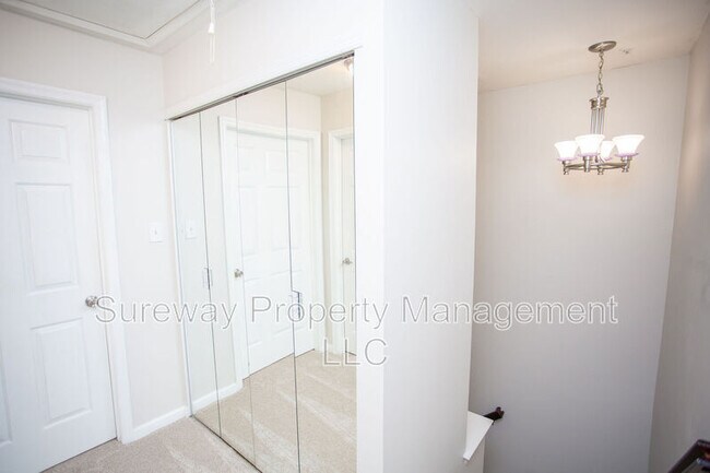 Building Photo - 606 Tanglewood Dr