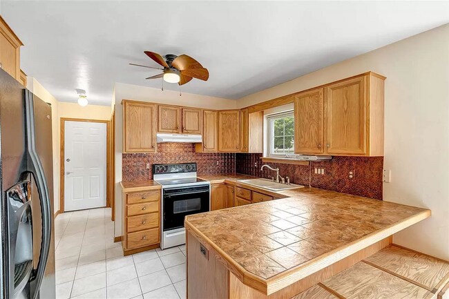 Building Photo - 1234 S 9th St