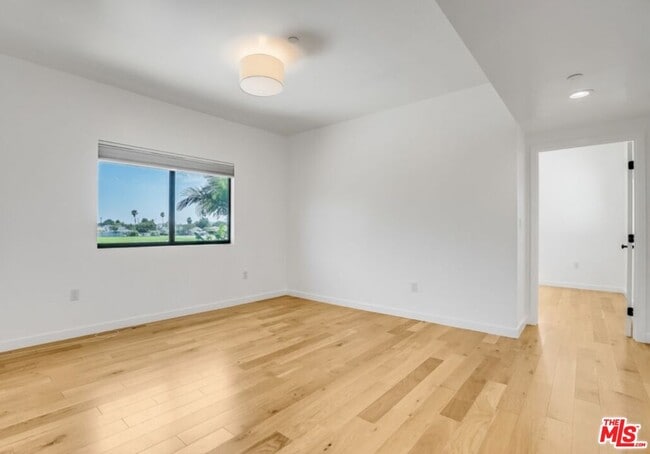 Building Photo - 3641 Greenwood Ave