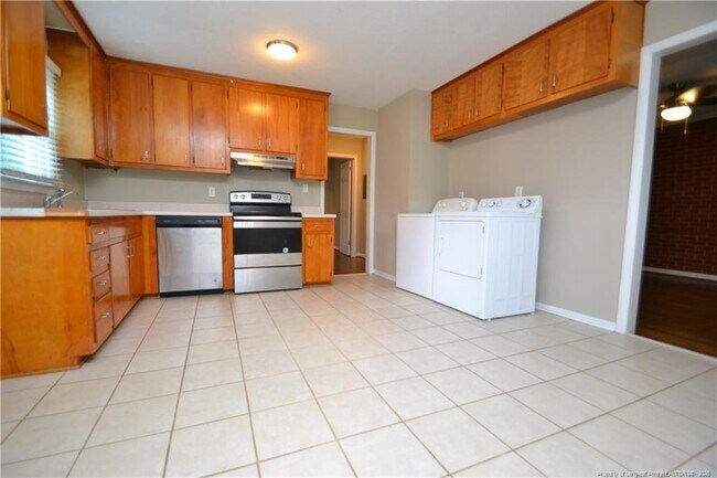 Building Photo - 5131 Lundy Dr
