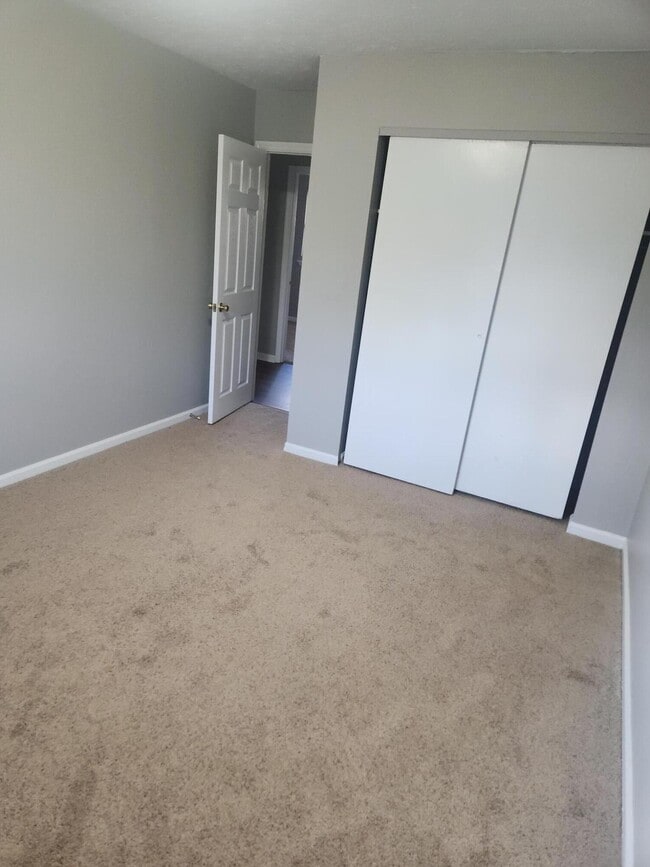 Building Photo - 3832 Walhampton Dr