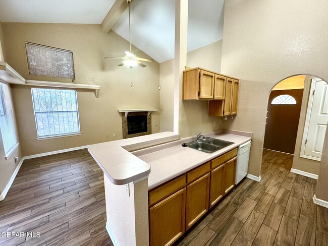 Building Photo - 12146 El Greco Cir