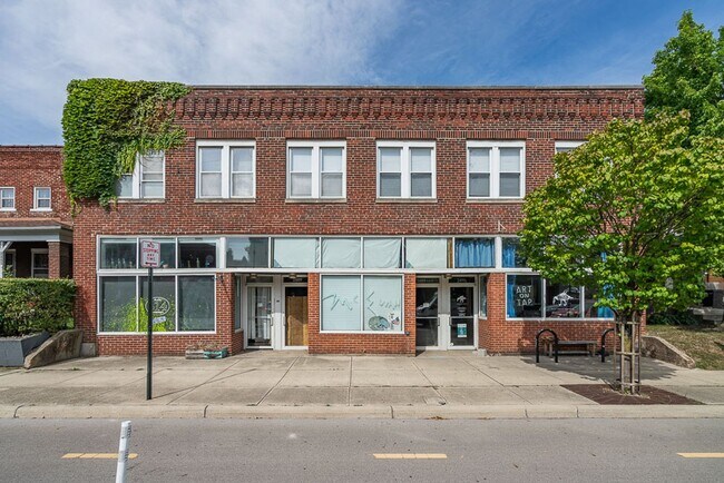 Building Photo - 2487-2491 Summit St.