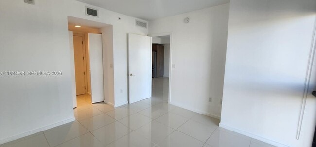 Building Photo - 5300 Paseo Blvd