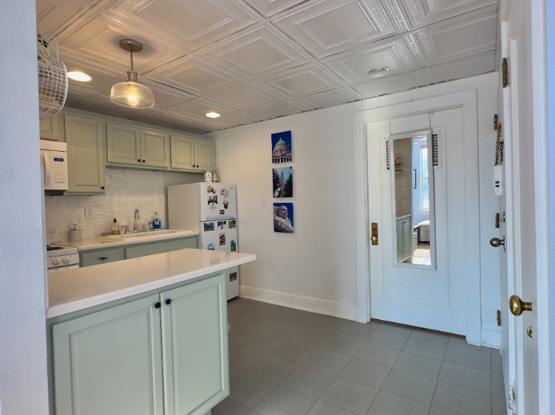 Building Photo - 21 N Last Chance Gulch