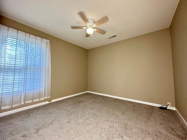 Building Photo - Spacious 4-Bedroom Home with Bonus Room & Exceptional Amenities