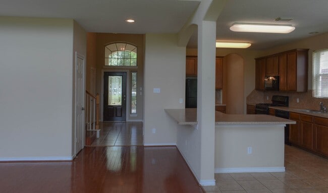 Building Photo - 26307 Meadow Dawn Ln