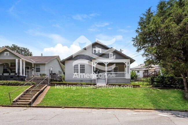 Building Photo - 4 Hemlock Dr