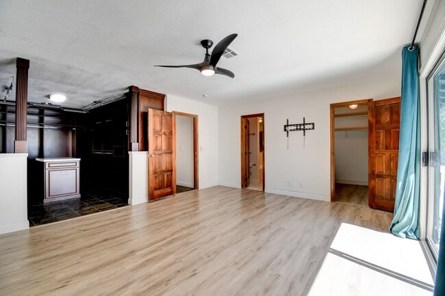 Building Photo - Must See 3-bedroom home! Solar! Pool!