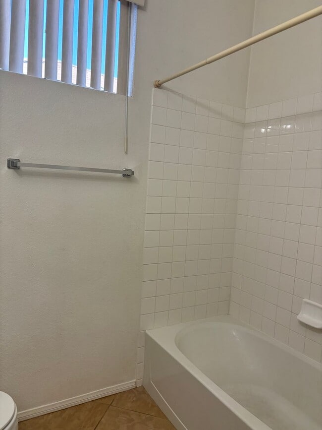 Building Photo - Wonderful single story rental in the heart of Summerlin