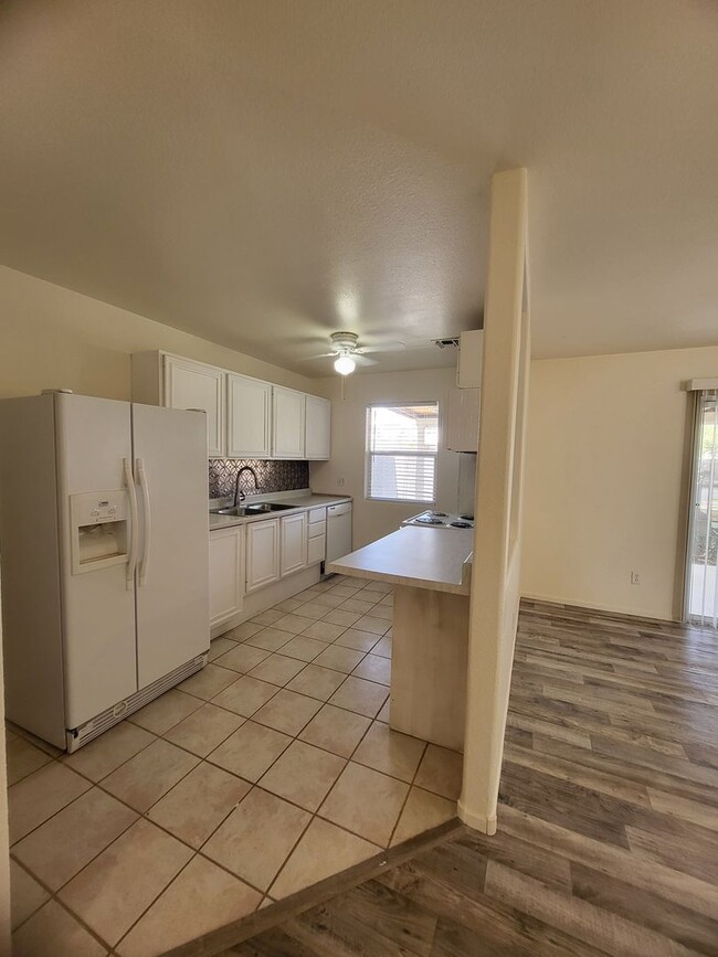 Building Photo - ZILONIS TOWNHOME II - Bourbon Street