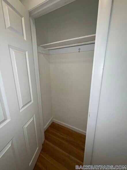 Building Photo - 529 Beacon St