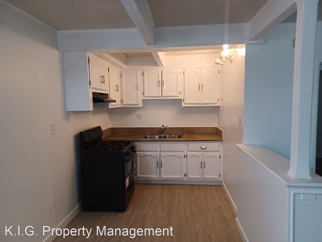 Building Photo - 1 br, 1 bath Apartment - 11903 - 11913 Van...
