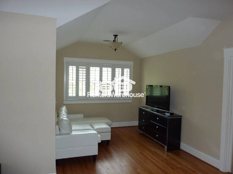 Building Photo - 1357 Benteen Park Dr SE