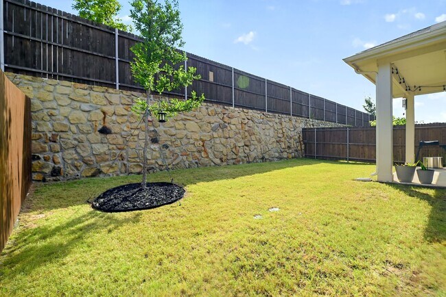 Building Photo - 2230 Clf Spgs Dr