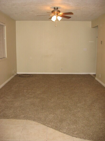 Building Photo - 248 400 N