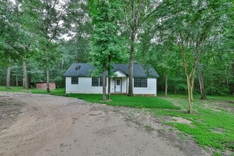 Building Photo - 12028 Cedar Ln