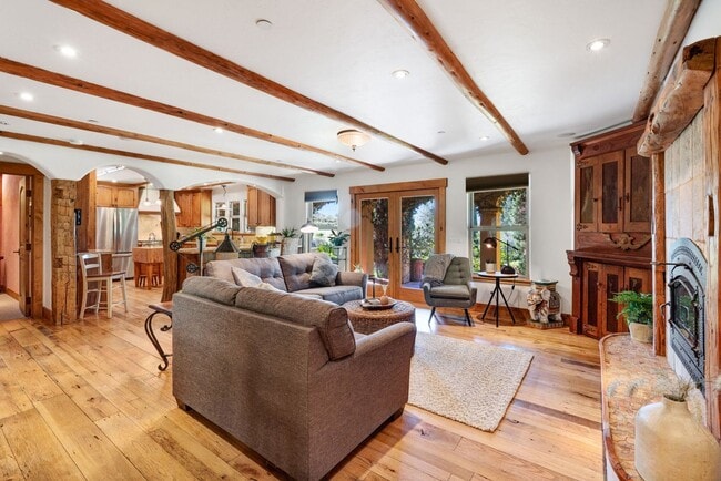 Building Photo - 17580 Taylor Ln
