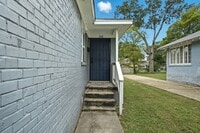 Building Photo - 1318-1320 S Summit St