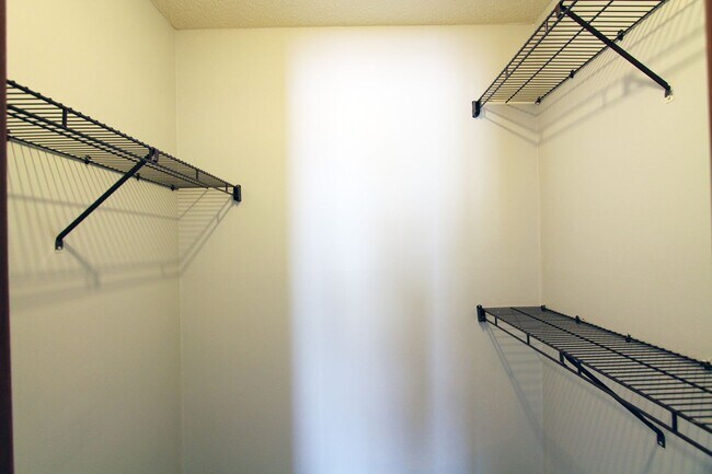 Building Photo - Near Local Shops and Restaurants