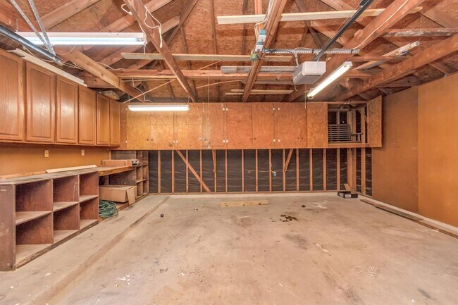 Building Photo - 19 Long Springs Pl