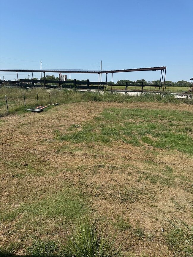 Building Photo - 8280 S State Hwy 78