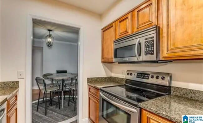 Building Photo - 210 15th St E