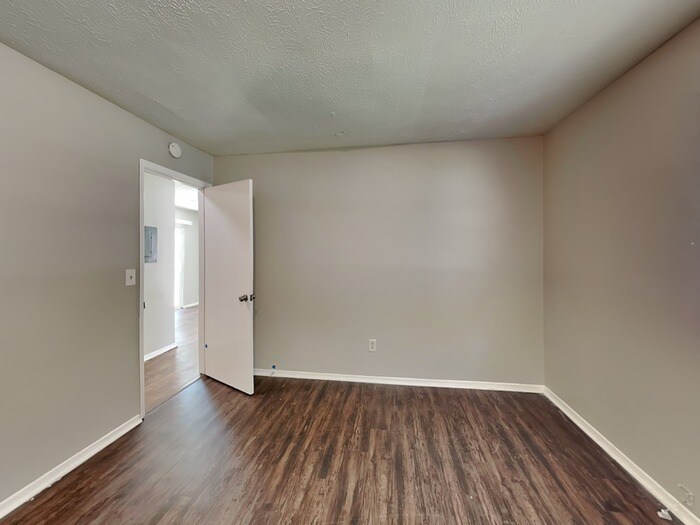 Building Photo - 7090 Winkfield Pl
