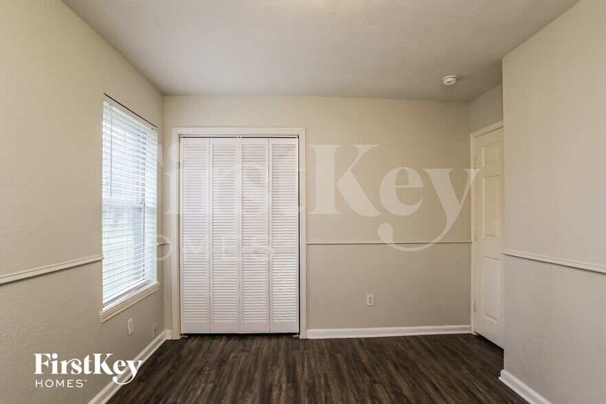 Building Photo - 23015 Banquo Dr
