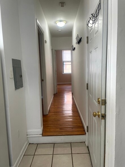2150 N Carlisle Apt 2 - Hallway - 2148 N Carlisle St