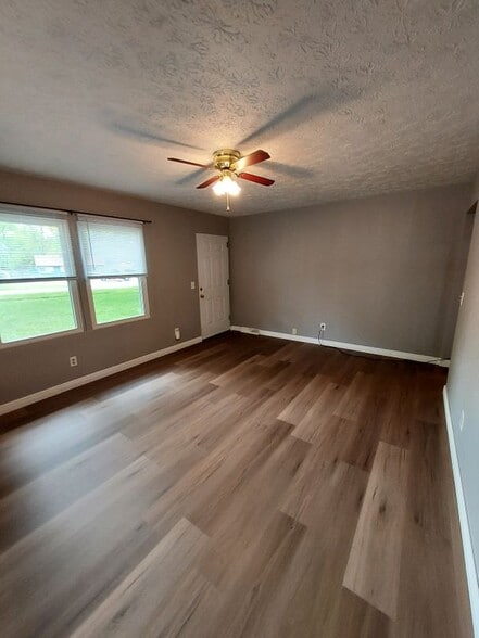 Building Photo - 267 Sunset Dr