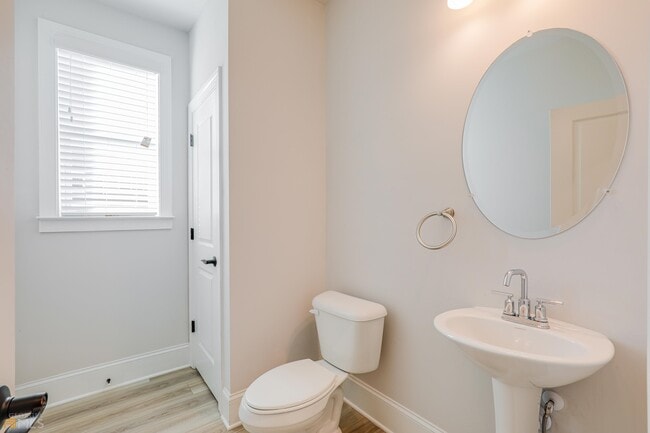 Building Photo - 322 Caledonia Ct