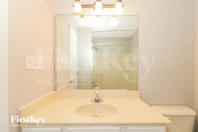 Building Photo - 988 Zenith Cove N