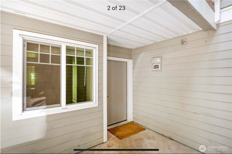 Building Photo - 18501 SE Newport Way