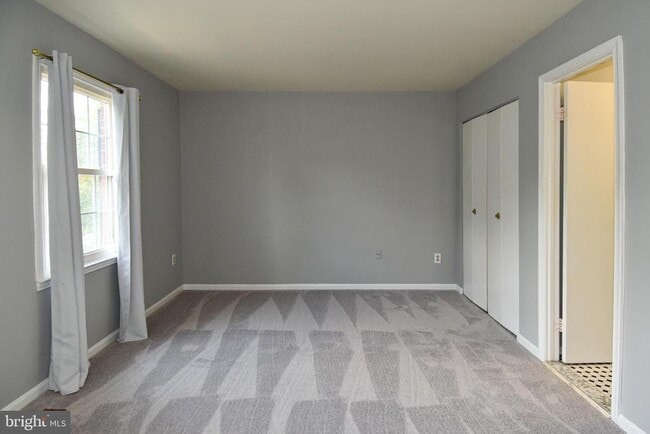 Building Photo - 14 Fenceline Dr