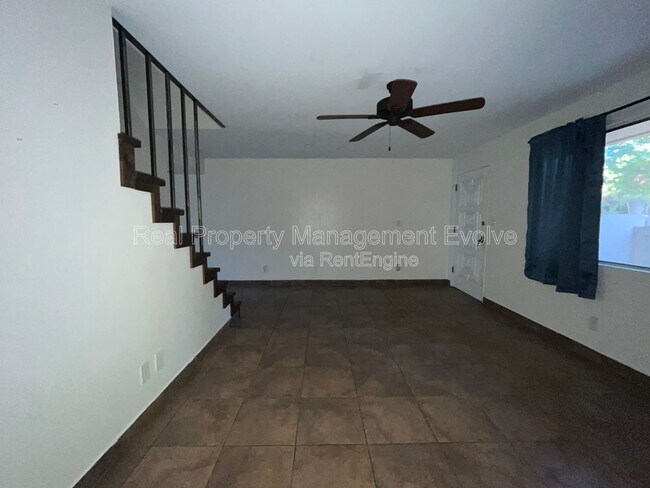 Building Photo - 6565 N 19th Ave