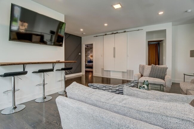 Building Photo - 5017 Milam St