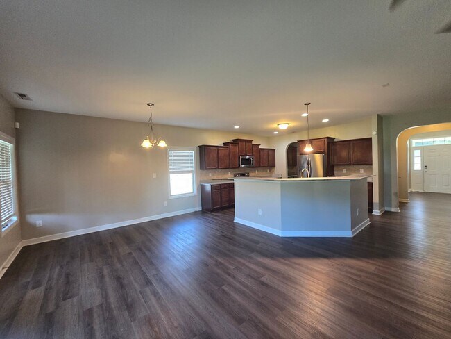 Building Photo - 2111 Yates Ranch Rd