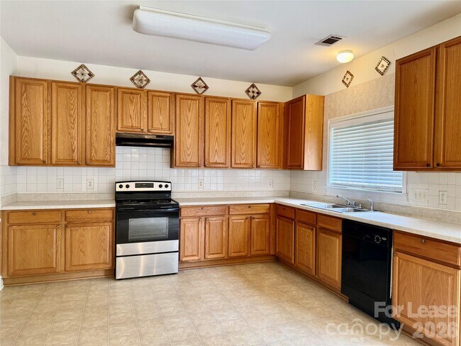 Building Photo - 12331 Cumberland Cove Dr