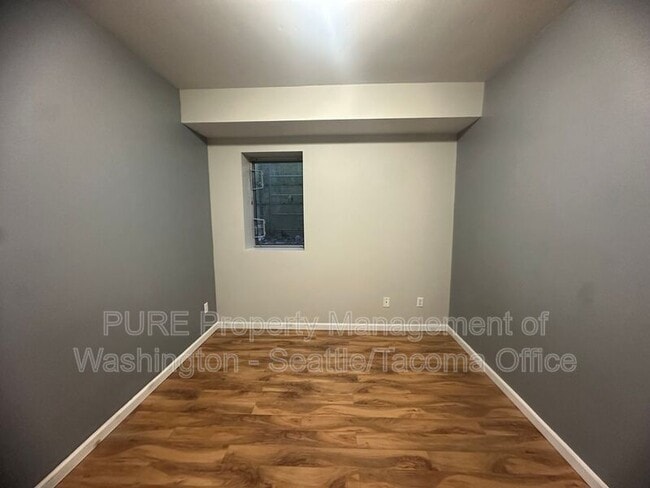 Building Photo - 2327 S I St